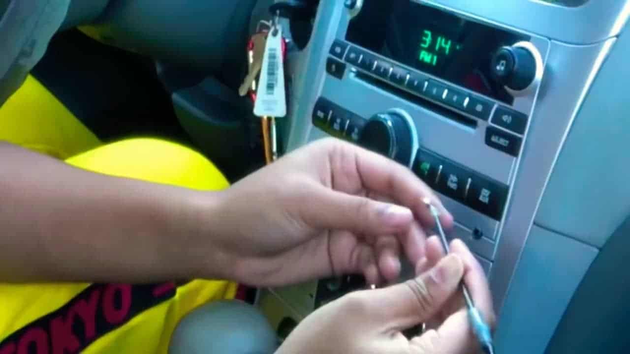 Test the car radio and the AUX port
